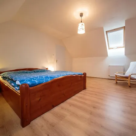 בית נופש Apartmanovy Dom River